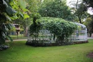 Tours Botanical Garden