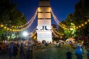 Spruce Street Harbor Park