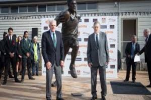 Sir Colin Meads Statue
