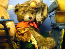 Museum Pegasus Small World