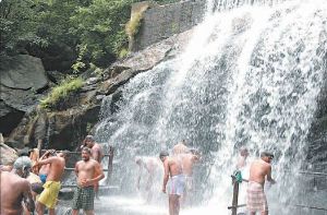 Suruli Waterfalls 