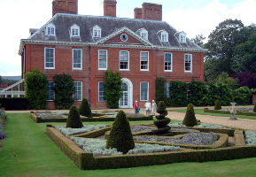 Squerryes Court